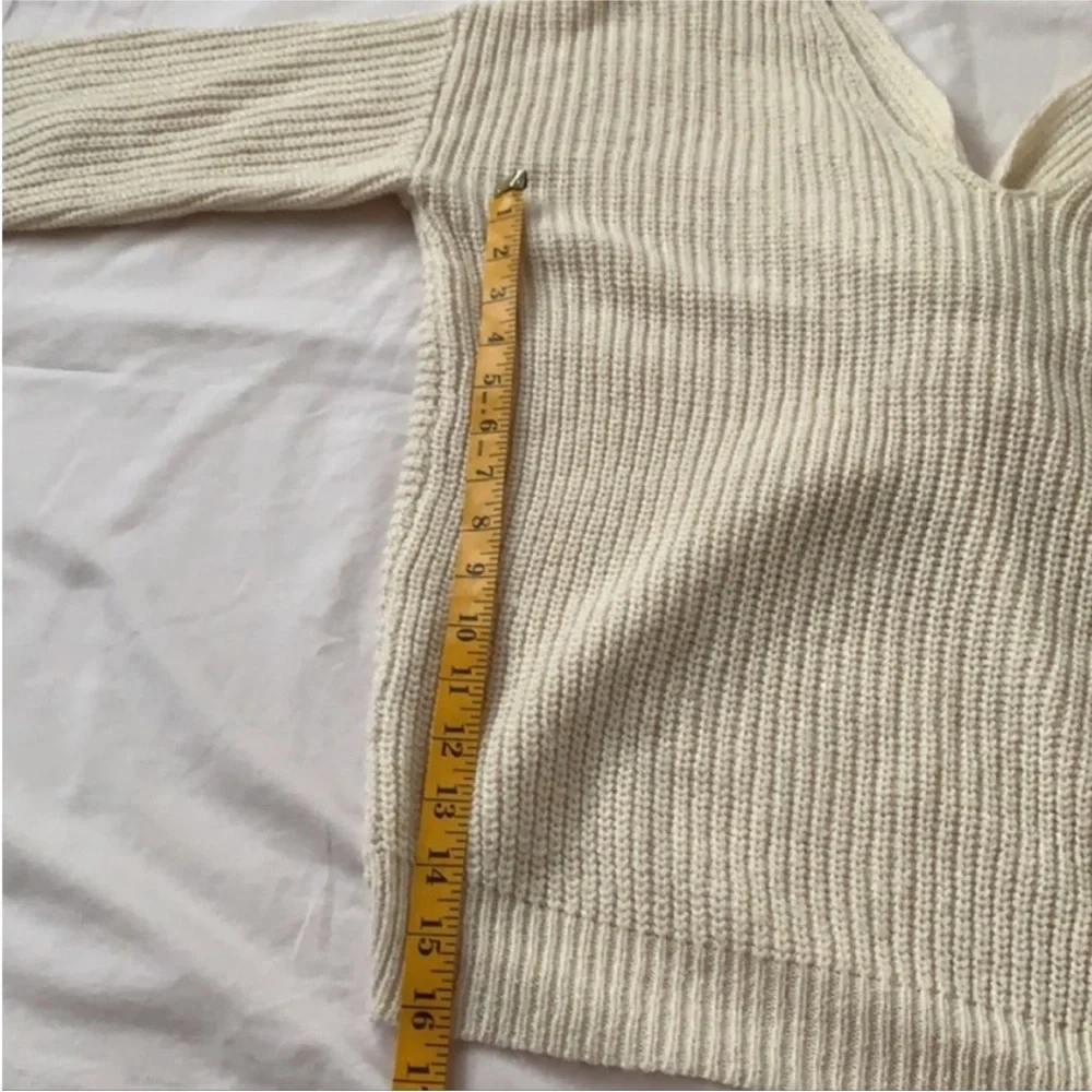 NWOT Crisscross/V neck reversible sweater, ivory, Size M - Picture 9 of 11